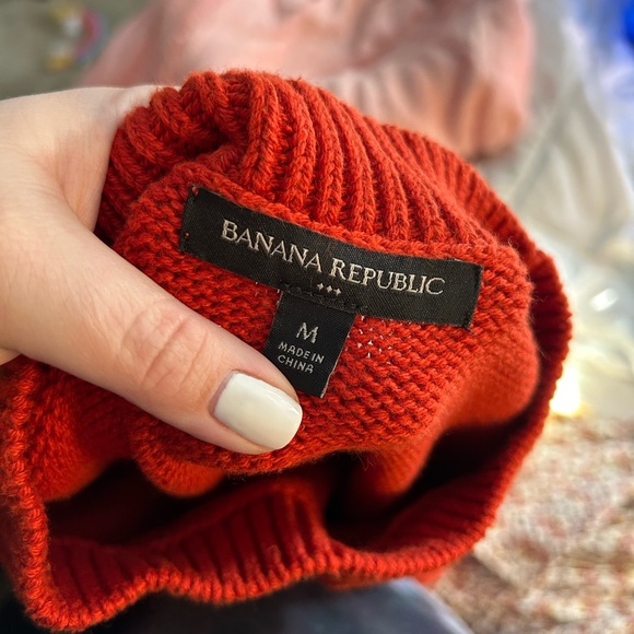 Women’s Orange Knit Banana Republic Crewneck Sweater Size Medium - Picture 3 of 4